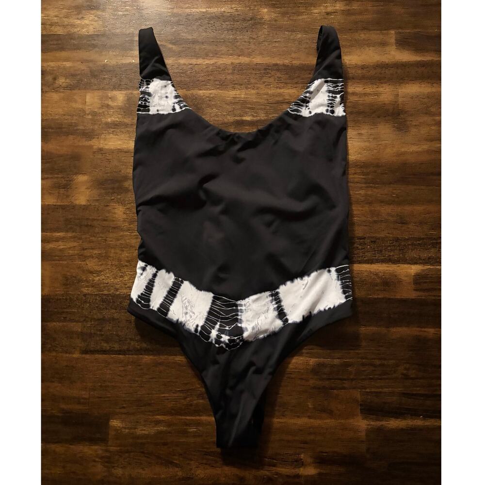 Lulus Women’s Small One Piece Swimsuit Bathing Suit Cheeky Low Back